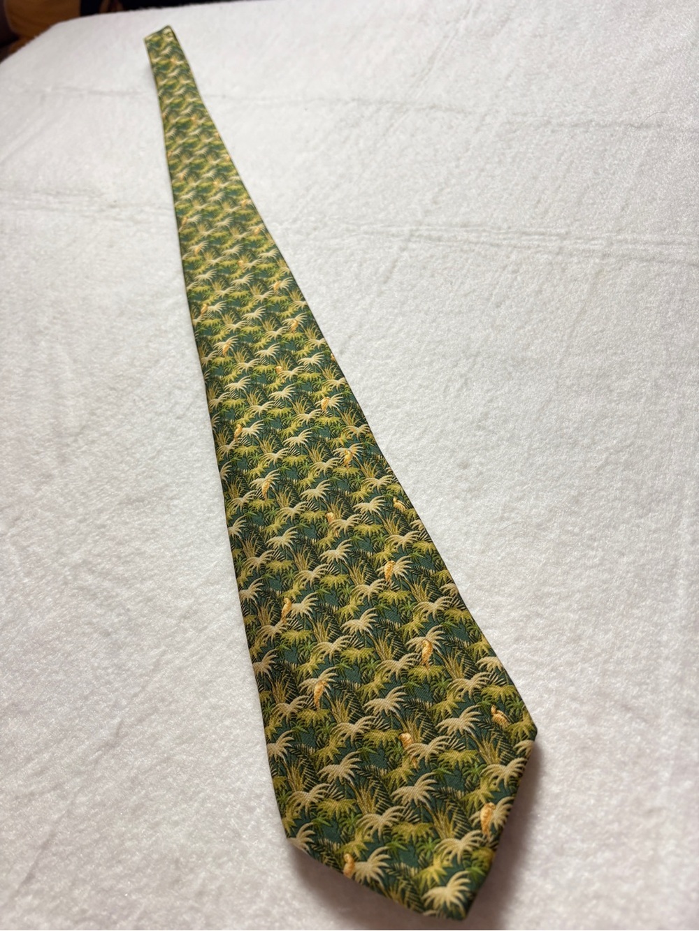 Ferragamo Palm-Print Men's Tie - Classic Pattern